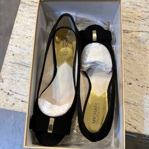 Michael Kors black, like new (worn once).